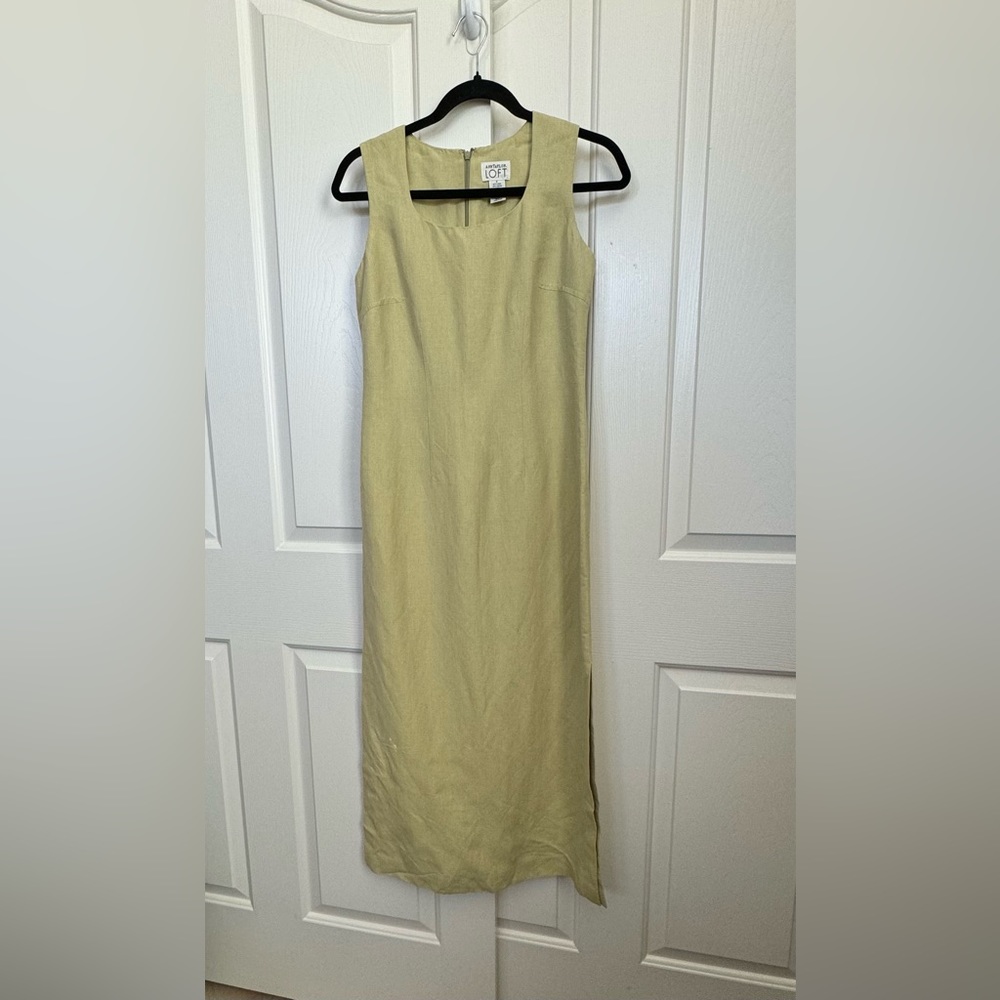 Linen midi dress, fully lined, split on both sides added elegance to the dress.
